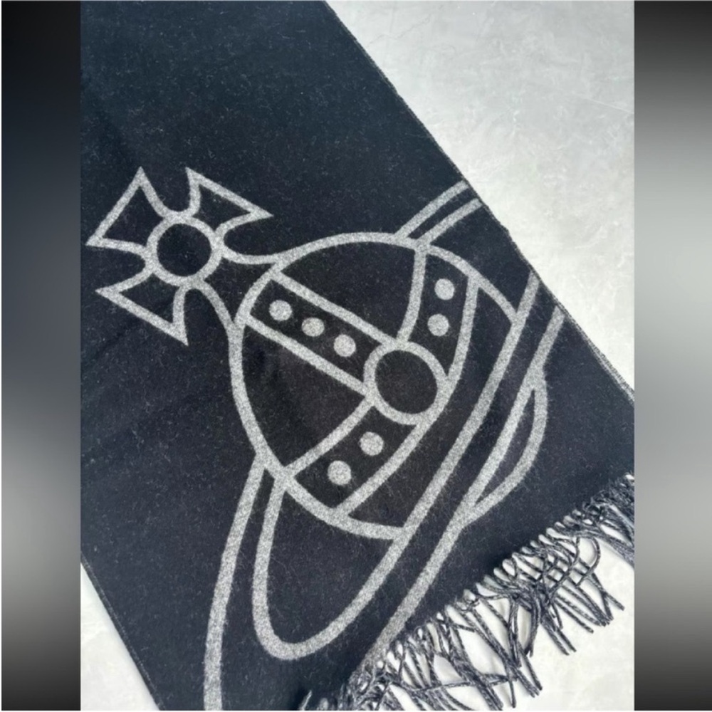 Vivienne Westwood wool scarf - Picture 5 of 9